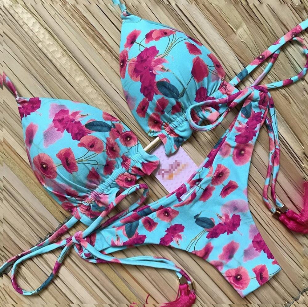 Paty Bikini - 23 Prints