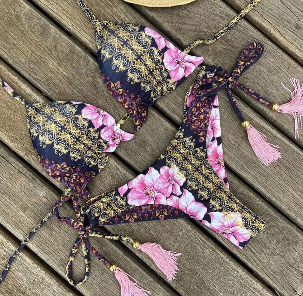 Paty Bikini - 23 Prints