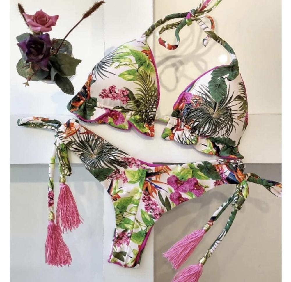 Paty Bikini - 23 Prints